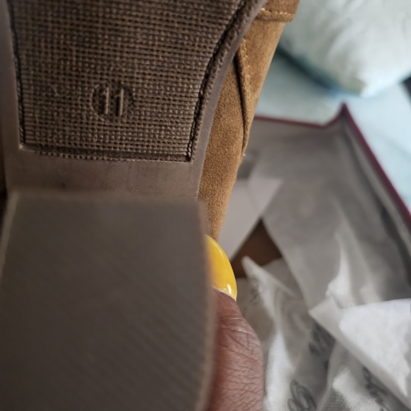 Breckelles Tan Suede Ankle Booties - Picture 5 of 9